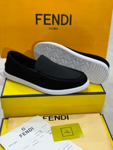 حذاء فندي لوفر شمواه – رجالي رمادي فاتح