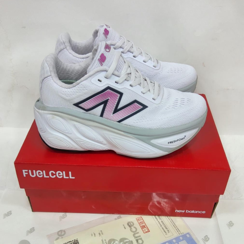 حذاء رياضي من نيوبالانس