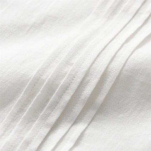 بدلة صيفية من قطعتين، قميص أبيض بأكمام قصيرة و شور...