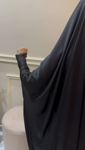 عباية رأس حرير مسكرة