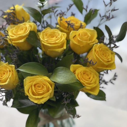 الورد الأصفر