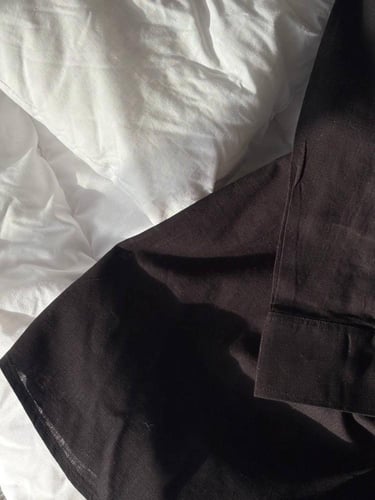 قميص لنن اللون اسود