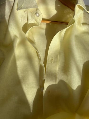 قميص لينن اصفر فاتح