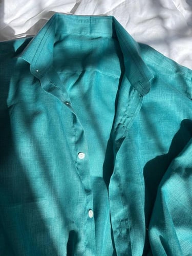 قميص لينن تركوازي