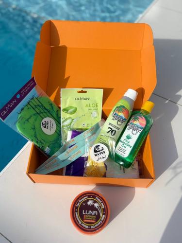 لونا بوكس (تان)