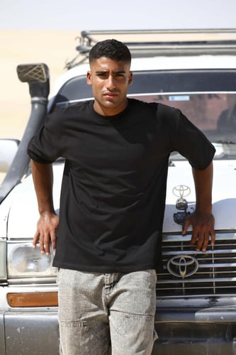 أوفـر سايز تيشيرت – Black is the New Black