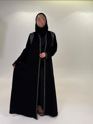 عبايه ربع كلوش تطريز AJ106