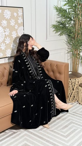 عبأيه دبل كلوش شتوية مخمل تطريز كامل AJ86
