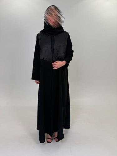 عبايه ربع كلوش تطريز وكلفه AJ110