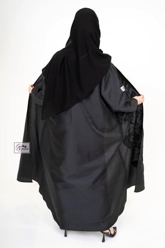 عبايه لف قماش تفته شك مع تطريز التنيف سهره AJ-108