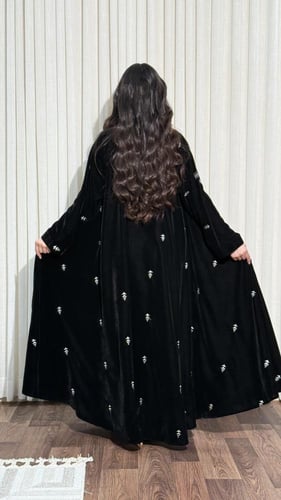 عبأيه دبل كلوش شتوية مخمل تطريز كامل AJ86