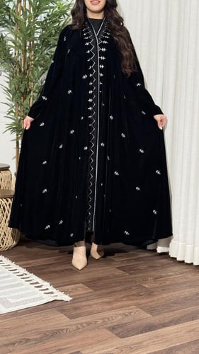 عبأيه دبل كلوش شتوية مخمل تطريز كامل AJ86