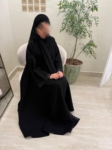 عبايه نص كلوش كلفه AJ104