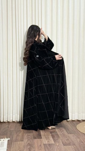 عبأيه دبل كلوش شتوية مخمل مع تطريز AJ85