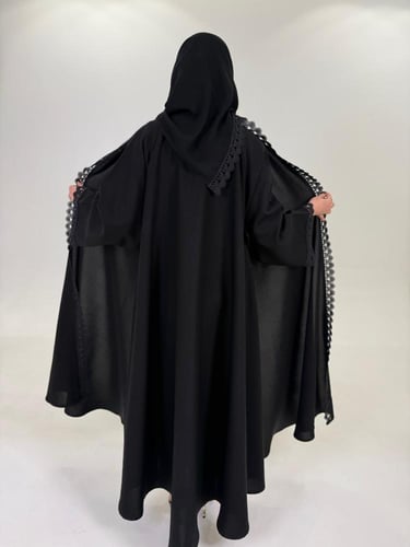 عبايه نص كلوش كلفه AJ104