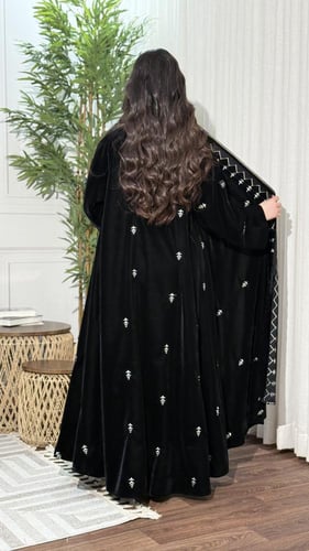 عبأيه دبل كلوش شتوية مخمل تطريز كامل AJ86