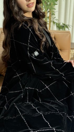 عبأيه دبل كلوش شتوية مخمل مع تطريز AJ85