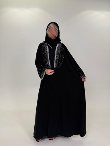 عبايه نص كلوش شك اكمام وياقه AJ111