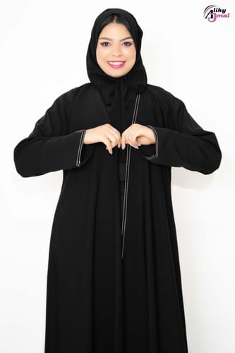 عباية كلوش كامل قماش كريب الرياض مع دقتين خيط ابيض...