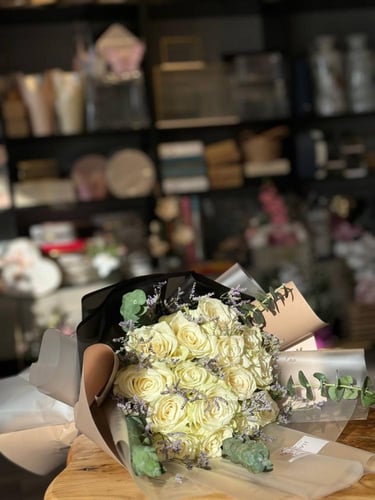 باقة نقاء الورد الابيض