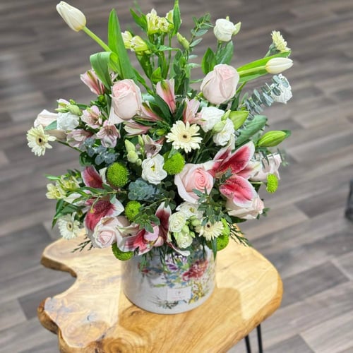 فازة فاخرة مع تنسيق