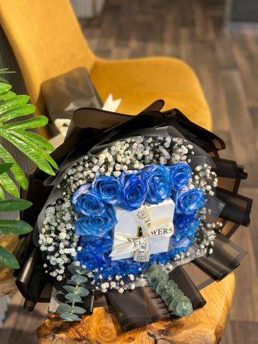 ورد ازرق مع باتشي