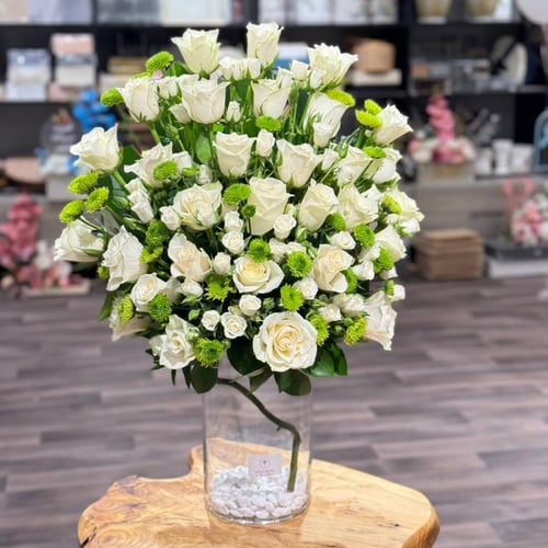 فازة نقاء الابيض ورد