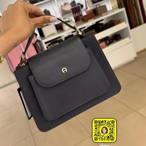 Aigner delia