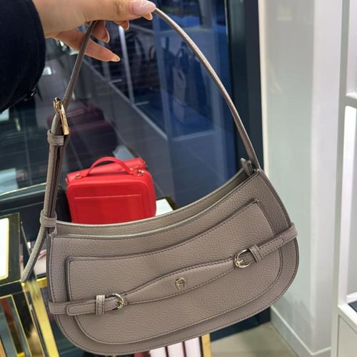 Aigner cavallo shoulder