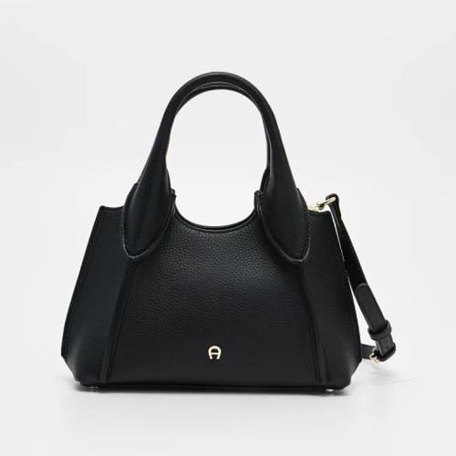 Aigner kayla S