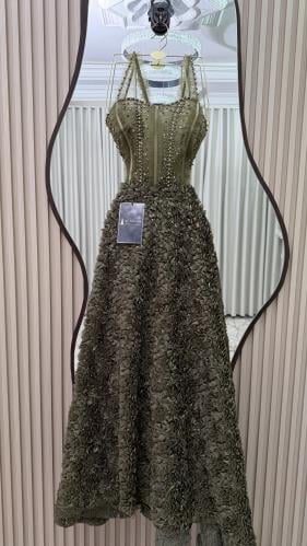 Evening dress embroidered gold