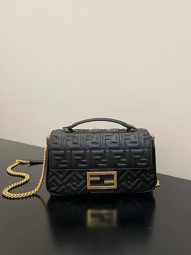 شنطة فندي | FINDI