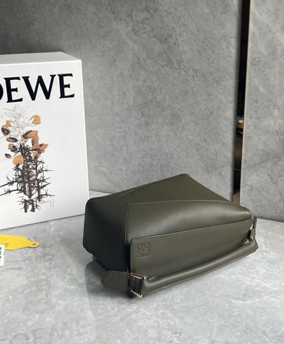 شنطة لويفي | LOEWE
