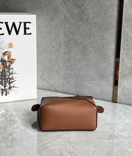 شنطة لويفي | LOEWE
