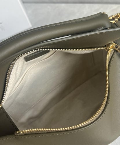 شنطة لويفي | LOEWE