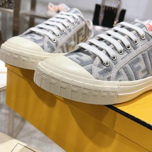 سنيكرز فندي | FINDI