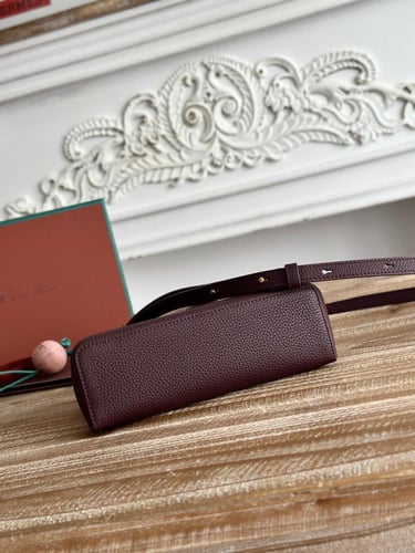 شنطة لورو بيانا | Loro Piana