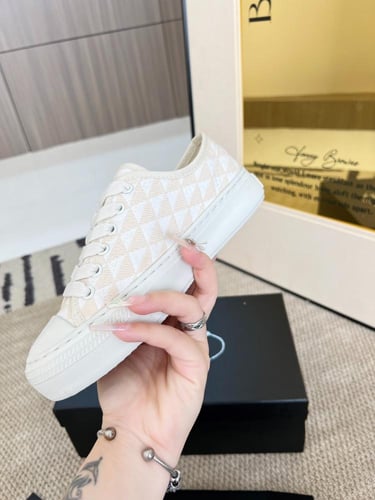 جزمة برادا Prada