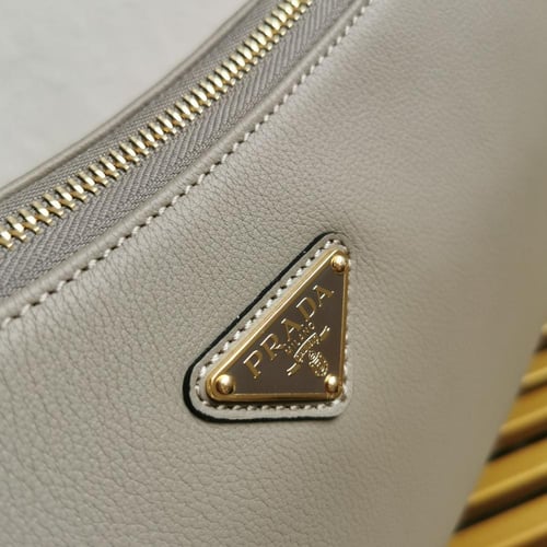 شنطة برادا | Prada