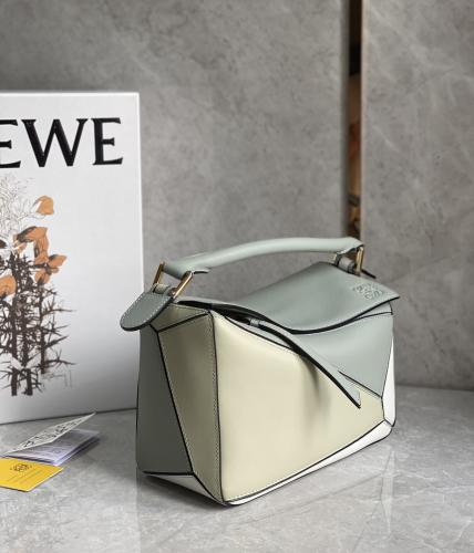 شنطة لويفي | LOEWE