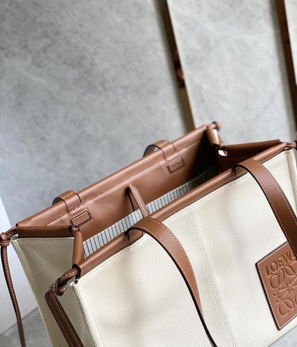 توت باق لويفي | LOEWE