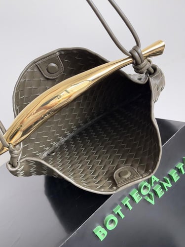 شنطة بوتيغا | Bottega