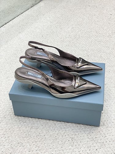 كعب برادا | Prada