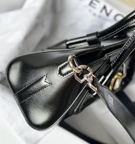 شنطة جيفنشي | Givenchy