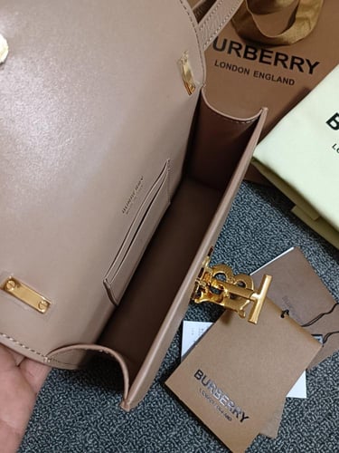 شنطة بربري | BURBERRY