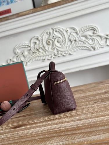 شنطة لورو بيانا | Loro Piana