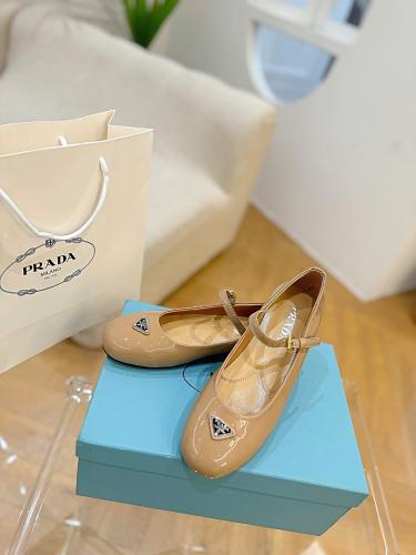 فلات باليرينا برادا | Prada