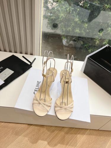 كعب برادا | Prada