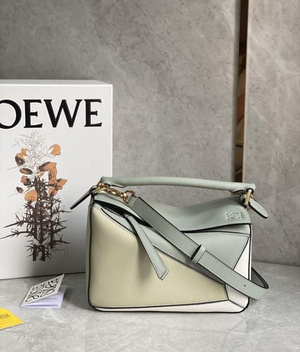 شنطة لويفي | LOEWE