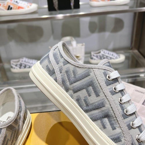 سنيكرز فندي | FINDI